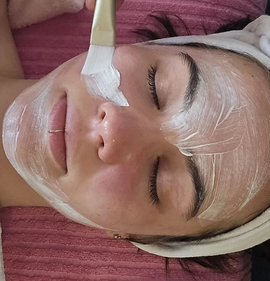 Arcpakolás felvitele a Sophia Beauty saját nyilvános borítóképén